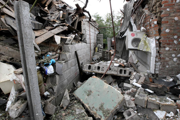 The premises of a house are reduced to rubble by a Russian bombardment in Dnipro, Ukraine, October 19, 2026. On Monday morning, Russian forces launched guided aerial bombs at the eastern city, damaging private homes and infrastructure. An 84-year-old woman was hospitalised in moderate condition. (Photo by Mykola Miakshykov Ukrinform) Russian troops hit Dnipro with guided bombs  Copyright: xMykolaxMiakshykovx