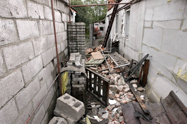 The premises of a house are reduced to rubble by a Russian bombardment in Dnipro, Ukraine, October 19, 2026. On Monday morning, Russian forces launched guided aerial bombs at the eastern city, damaging private homes and infrastructure. An 84-year-old woman was hospitalised in moderate condition. (Photo by Mykola Miakshykov Ukrinform) Russian troops hit Dnipro with guided bombs  Copyright: xMykolaxMiakshykovx