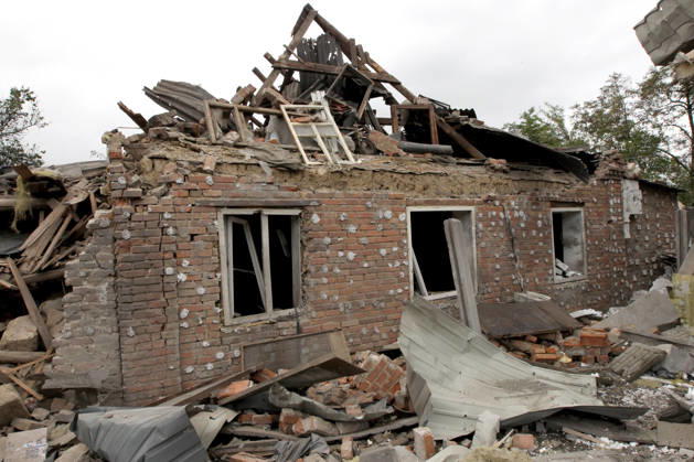 The premises of a house are reduced to rubble by a Russian bombardment in Dnipro, Ukraine, October 19, 2026. On Monday morning, Russian forces launched guided aerial bombs at the eastern city, damaging private homes and infrastructure. An 84-year-old woman was hospitalised in moderate condition. (Photo by Mykola Miakshykov Ukrinform) Russian troops hit Dnipro with guided bombs  Copyright: xMykolaxMiakshykovx