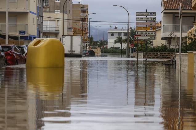 The Valencian Regional Government is preparing a lockdown order for the southern coast of Valencia and the northern coast of Alicante due to the rains. A flooded area, as of October 19, 2026, in Guardamar de la Safor, Valencia, Valencian Community, Spain. The Valencian Regional Government is preparing a lockdown order for the southern coast of Valencia and the northern coast of Alicante in response to the emergency declared due to the rains brought by Storm Adam, as announced by the Regional Minister of Emergencies and the Interior early this morning, October 19, from the Emergency Coordination Center (CCE) OCTOBER 19, 2026 Valencia, Valencian Community Valencia, Valencian Community, Spain  Copyright: xRoberxSolsonax 7855289