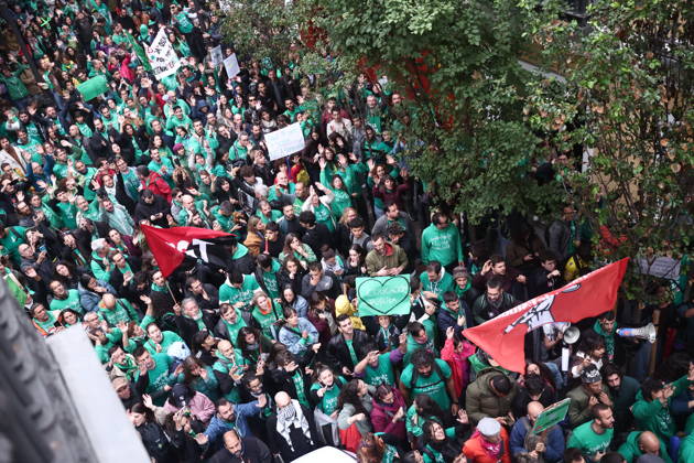 Rally outside the Madrid Regional Ministry of Education in connection with the indefinite education strike. Dozens of people gathered for a rally in connection with the indefinite education strike outside the Madrid Regional Ministry of Education on October 19, 2026, in Madrid, Spain. The indefinite strike in Madrid’s public education system enters its second week of protests and partial work stoppages. Teachers are demanding lower student-to-teacher ratios, higher salaries, and more staff. OCTOBER 19, 2026, Madrid, Madrid, Spain  Copyright: xEduardoxParrax 7855416