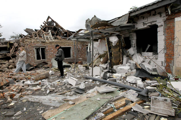 Russian troops hit Dnipro with guided bombs A man and a woman stand among the rubble near a house damaged by a bombardment in Dnipro, Ukraine, on October 19, 2026. On Monday morning, forces launched guided aerial bombs at the eastern city, damaging private homes and infrastructure. An 84-year-old woman was hospitalised in moderate condition. Dnipro Ukraine  Copyright: xMykolaxMiakshykovx originalFilename: ukrinform-russiant261019_npcLc