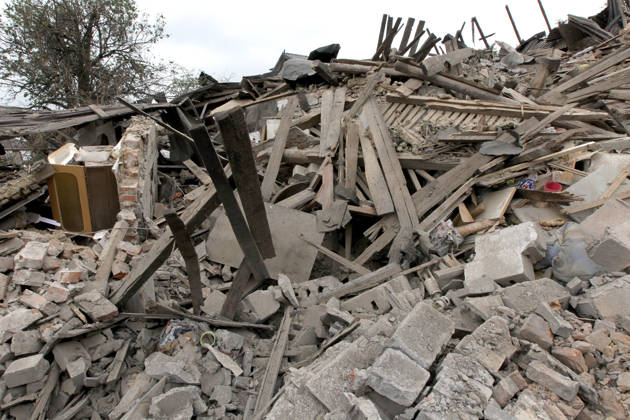 Russian troops hit Dnipro with guided bombs The premises of a house are reduced to rubble by a Russian bombardment in Dnipro, Ukraine, on October 19, 2026. On Monday morning, Russian forces launched guided aerial bombs at the eastern city, damaging private homes and infrastructure. An 84-year-old woman was hospitalised in moderate condition. Dnipro Ukraine  Copyright: xMykolaxMiakshykovx originalFilename: ukrinform-russiant261019_npfX2