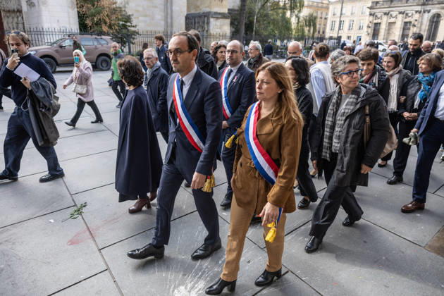 Mayor Thomas Cazenave Delivers A Speech During A Republican Rally - Bordeaux Bordeaux Mayor Thomas Cazenave, Prefect Sophie Brocas and participants walk through the streets following a republican rally in the courtyard of Bordeaux City Hall. The group accompanies the prefect after the prefectural residence was severely damaged during the violence that struck the city on Saturday, October 17. The gathering was organized in response to a call by the Association of French Mayors (AMF) to reaffirm support for republican values and democratic institutions, in Bordeaux, France, on October 19, 2026. Photo by Margot Le Gonidec ABACAPRESS.COM Bordeaux France  Copyright: xLexGonidecxMargot ABACAx
