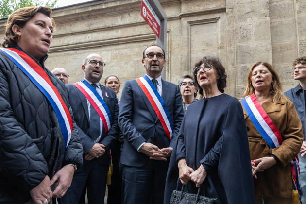 Mayor Thomas Cazenave Delivers A Speech During A Republican Rally - Bordeaux Bordeaux Mayor Thomas Cazenave, Prefect Sophie Brocas and participants walk through the streets following a republican rally in the courtyard of Bordeaux City Hall. The group accompanies the prefect after the prefectural residence was severely damaged during the violence that struck the city on Saturday, October 17. The gathering was organized in response to a call by the Association of French Mayors (AMF) to reaffirm support for republican values and democratic institutions, in Bordeaux, France, on October 19, 2026. Photo by Margot Le Gonidec ABACAPRESS.COM Bordeaux France  Copyright: xLexGonidecxMargot ABACAx