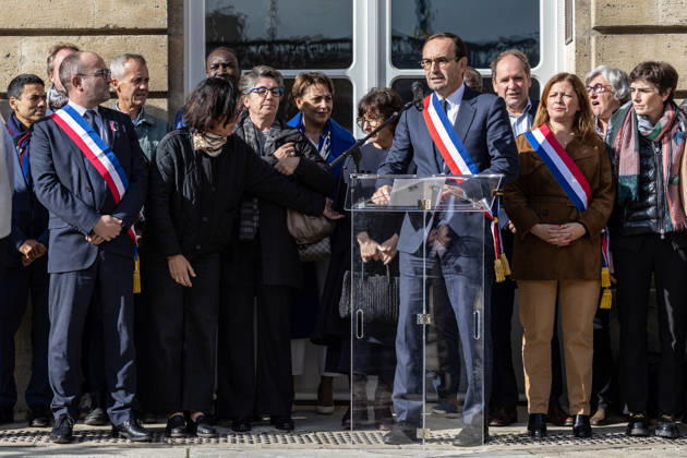 Mayor Thomas Cazenave Delivers A Speech During A Republican Rally - Bordeaux Bordeaux Mayor Thomas Cazenave delivers a speech during a republican rally in the courtyard of Bordeaux City Hall, following the violence and vandalism that occurred in the city on Saturday, October 17. The gathering was organized in response to a call by the Association of French Mayors (AMF) to reaffirm support for republican values and democratic institutions, in Bordeaux, France, on October 19, 2026. Photo by Margot Le Gonidec ABACAPRESS.COM Bordeaux France  Copyright: xLexGonidecxMargot ABACAx