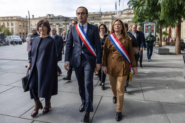 Mayor Thomas Cazenave Delivers A Speech During A Republican Rally - Bordeaux Bordeaux Mayor Thomas Cazenave, Prefect Sophie Brocas and participants walk through the streets following a republican rally in the courtyard of Bordeaux City Hall. The group accompanies the prefect after the prefectural residence was severely damaged during the violence that struck the city on Saturday, October 17. The gathering was organized in response to a call by the Association of French Mayors (AMF) to reaffirm support for republican values and democratic institutions, in Bordeaux, France, on October 19, 2026. Photo by Margot Le Gonidec ABACAPRESS.COM Bordeaux France  Copyright: xLexGonidecxMargot ABACAx