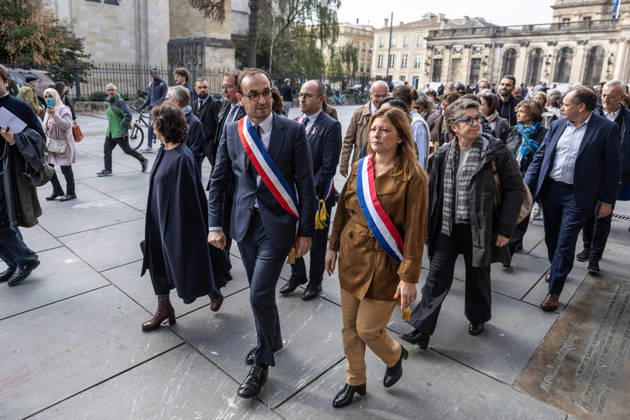 Mayor Thomas Cazenave Delivers A Speech During A Republican Rally - Bordeaux Bordeaux Mayor Thomas Cazenave, Prefect Sophie Brocas and participants walk through the streets following a republican rally in the courtyard of Bordeaux City Hall. The group accompanies the prefect after the prefectural residence was severely damaged during the violence that struck the city on Saturday, October 17. The gathering was organized in response to a call by the Association of French Mayors (AMF) to reaffirm support for republican values and democratic institutions, in Bordeaux, France, on October 19, 2026. Photo by Margot Le Gonidec ABACAPRESS.COM Bordeaux France  Copyright: xLexGonidecxMargot ABACAx