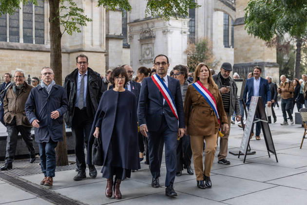 Mayor Thomas Cazenave Delivers A Speech During A Republican Rally - Bordeaux Bordeaux Mayor Thomas Cazenave, Prefect Sophie Brocas and participants walk through the streets following a republican rally in the courtyard of Bordeaux City Hall. The group accompanies the prefect after the prefectural residence was severely damaged during the violence that struck the city on Saturday, October 17. The gathering was organized in response to a call by the Association of French Mayors (AMF) to reaffirm support for republican values and democratic institutions, in Bordeaux, France, on October 19, 2026. Photo by Margot Le Gonidec ABACAPRESS.COM Bordeaux France  Copyright: xLexGonidecxMargot ABACAx