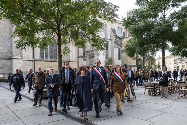 Mayor Thomas Cazenave Delivers A Speech During A Republican Rally - Bordeaux Bordeaux Mayor Thomas Cazenave, Prefect Sophie Brocas and participants walk through the streets following a republican rally in the courtyard of Bordeaux City Hall. The group accompanies the prefect after the prefectural residence was severely damaged during the violence that struck the city on Saturday, October 17. The gathering was organized in response to a call by the Association of French Mayors (AMF) to reaffirm support for republican values and democratic institutions, in Bordeaux, France, on October 19, 2026. Photo by Margot Le Gonidec ABACAPRESS.COM Bordeaux France  Copyright: xLexGonidecxMargot ABACAx