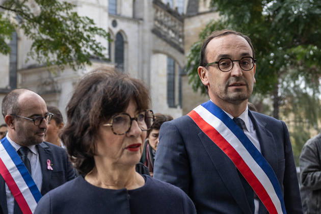 Mayor Thomas Cazenave Delivers A Speech During A Republican Rally - Bordeaux Bordeaux Mayor Thomas Cazenave, Prefect Sophie Brocas and participants walk through the streets following a republican rally in the courtyard of Bordeaux City Hall. The group accompanies the prefect after the prefectural residence was severely damaged during the violence that struck the city on Saturday, October 17. The gathering was organized in response to a call by the Association of French Mayors (AMF) to reaffirm support for republican values and democratic institutions, in Bordeaux, France, on October 19, 2026. Photo by Margot Le Gonidec ABACAPRESS.COM Bordeaux France  Copyright: xLexGonidecxMargot ABACAx
