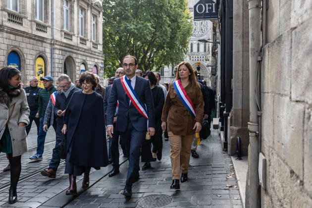 Mayor Thomas Cazenave Delivers A Speech During A Republican Rally - Bordeaux Bordeaux Mayor Thomas Cazenave, Prefect Sophie Brocas and participants walk through the streets following a republican rally in the courtyard of Bordeaux City Hall. The group accompanies the prefect after the prefectural residence was severely damaged during the violence that struck the city on Saturday, October 17. The gathering was organized in response to a call by the Association of French Mayors (AMF) to reaffirm support for republican values and democratic institutions, in Bordeaux, France, on October 19, 2026. Photo by Margot Le Gonidec ABACAPRESS.COM Bordeaux France  Copyright: xLexGonidecxMargot ABACAx