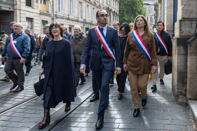 Mayor Thomas Cazenave Delivers A Speech During A Republican Rally - Bordeaux Bordeaux Mayor Thomas Cazenave, Prefect Sophie Brocas and participants walk through the streets following a republican rally in the courtyard of Bordeaux City Hall. The group accompanies the prefect after the prefectural residence was severely damaged during the violence that struck the city on Saturday, October 17. The gathering was organized in response to a call by the Association of French Mayors (AMF) to reaffirm support for republican values and democratic institutions, in Bordeaux, France, on October 19, 2026. Photo by Margot Le Gonidec ABACAPRESS.COM Bordeaux France  Copyright: xLexGonidecxMargot ABACAx