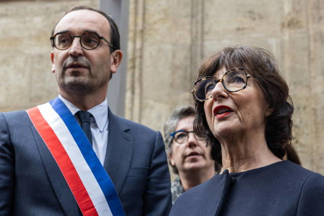 Mayor Thomas Cazenave Delivers A Speech During A Republican Rally - Bordeaux Bordeaux Mayor Thomas Cazenave, Prefect Sophie Brocas and participants walk through the streets following a republican rally in the courtyard of Bordeaux City Hall. The group accompanies the prefect after the prefectural residence was severely damaged during the violence that struck the city on Saturday, October 17. The gathering was organized in response to a call by the Association of French Mayors (AMF) to reaffirm support for republican values and democratic institutions, in Bordeaux, France, on October 19, 2026. Photo by Margot Le Gonidec ABACAPRESS.COM Bordeaux France  Copyright: xLexGonidecxMargot ABACAx