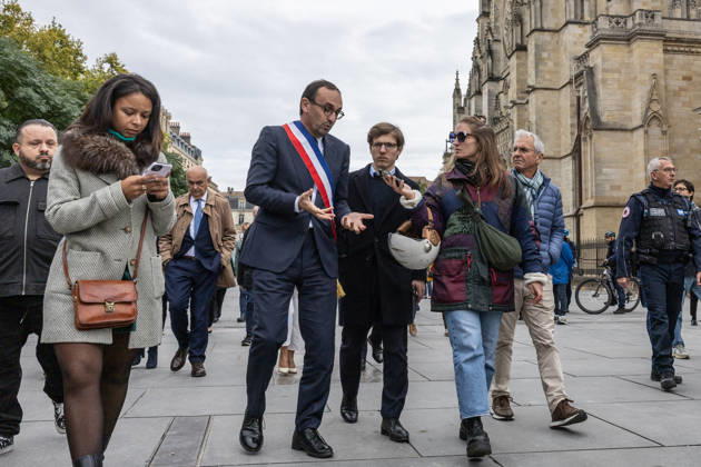 Mayor Thomas Cazenave Delivers A Speech During A Republican Rally - Bordeaux Bordeaux Mayor Thomas Cazenave delivers a speech during a republican rally in the courtyard of Bordeaux City Hall, following the violence and vandalism that occurred in the city on Saturday, October 17. The gathering was organized in response to a call by the Association of French Mayors (AMF) to reaffirm support for republican values and democratic institutions, in Bordeaux, France, on October 19, 2026. Photo by Margot Le Gonidec ABACAPRESS.COM Bordeaux France  Copyright: xLexGonidecxMargot ABACAx