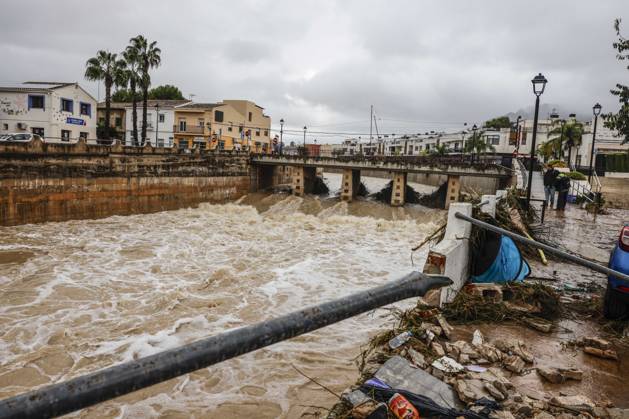 The Valencian Regional Government is preparing a lockdown order for the southern coast of Valencia and the northern coast of Alicante due to the rains. The river is filled with mud and vegetation carried by the rainwater, as of October 19, 2026, in Els Poblets, Valencian Community, Spain. The Valencian Regional Government is preparing a lockdown order for the southern coast of Valencia and the northern coast of Alicante in response to the emergency declared due to the rains caused by Storm Adam, as announced by the Regional Minister of Emergencies and the Interior early this morning, October 19, from the Emergency Coordination Center (CCE) October 19, 2026, Valencia, Valencian Community, Spain  Copyright: xRoberxSolsonax 7855637