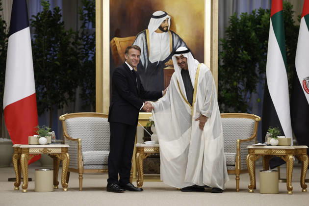 President Macron Visit To Middle East - Abu Dhabi French President Emmanuel Macron shakes hands with Sheikh Mohamed bin Zayed Al Nahyan, President of the United Arab Emirates (UAE), during a meeting at Qasr Al Watan presidential palace in Abu Dhabi, United Arab Emirates, October 19, 2026. Photo by Benoit Tessier Pool ABACAPRESS.COM Abu Dhabi United Arab Emirates  Copyright: xTessierxBenoit Pool ABACAx