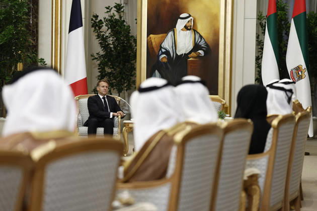President Macron Visit To Middle East - Abu Dhabi French President Emmanuel Macron attends a meeting with Sheikh Mohamed bin Zayed Al Nahyan, President of the United Arab Emirates (UAE), (not seen) at Qasr Al Watan presidential palace in Abu Dhabi, United Arab Emirates, October 19, 2026. Photo by Benoit Tessier Pool ABACAPRESS.COM Abu Dhabi United Arab Emirates  Copyright: xTessierxBenoit Pool ABACAx
