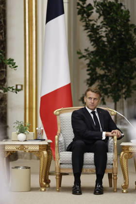 President Macron Visit To Middle East - Abu Dhabi French President Emmanuel Macron attends a meeting with Sheikh Mohamed bin Zayed Al Nahyan, President of the United Arab Emirates (UAE), (not seen) at Qasr Al Watan presidential palace in Abu Dhabi, United Arab Emirates, October 19, 2026. Photo by Benoit Tessier Pool ABACAPRESS.COM Abu Dhabi United Arab Emirates  Copyright: xTessierxBenoit Pool ABACAx