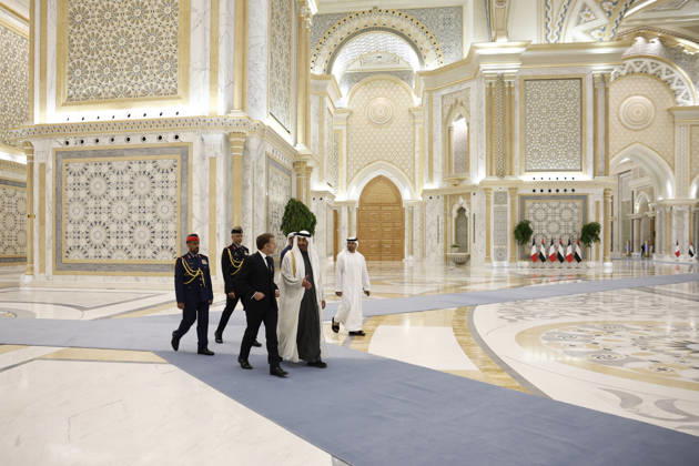 President Macron Visit To Middle East - Abu Dhabi Sheikh Mohamed bin Zayed Al Nahyan, President of the United Arab Emirates (UAE), welcomes French President Emmanuel Macron as he arrives for a meeting at Qasr Al Watan presidential palace in Abu Dhabi, United Arab Emirates, October 19, 2026. Photo by Benoit Tessier Pool ABACAPRESS.COM Abu Dhabi United Arab Emirates  Copyright: xTessierxBenoit Pool ABACAx