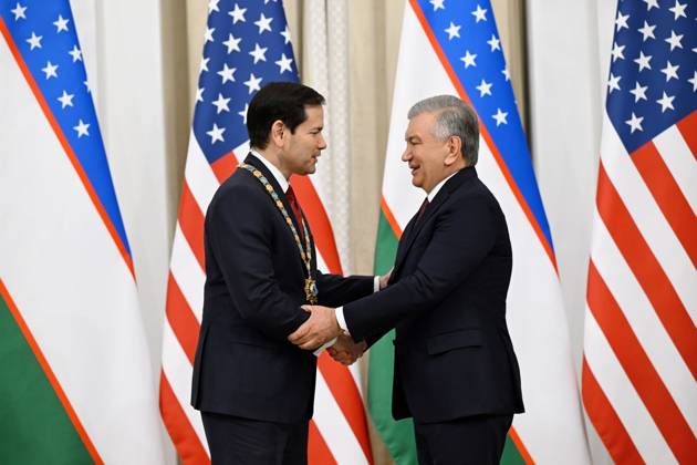US Secretary of State Marco Rubio in Uzbekistan SAMARKAND, UZBEKISTAN - OCTOBER 19 : (----EDITORIAL USE ONLY - MANDATORY CREDIT - UZBEKISTAN PRESIDENCY HANDOUT - NO MARKETING NO ADVERTISING CAMPAIGNS - DISTRIBUTED AS A SERVICE TO CLIENTS----) Uzbek President Shavkat Mirziyoyev (R) presents the Order For Great Services to US Secretary of State Marco Rubio (L) who arrived to attend the C5+1 Central Asia-US Foreign Ministers Meeting and the second meeting of the Uzbekistan-US Business and Investment Council in Samarkand, Uzbekistan on October 19, 2026. Uzbekistan Presidency Anadolu Samarkand Uzbekistan. Editorial use only. Please get in touch for any other usage.  Copyright: x2026xAnadoluxUzbekistanxPresidencyx