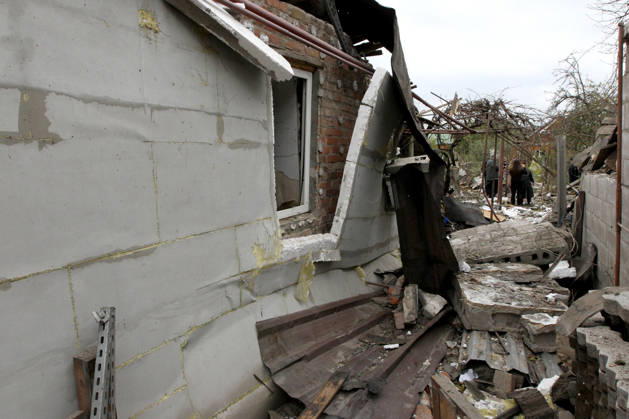 The premises of a house are reduced to rubble by a Russian bombardment in Dnipro, Ukraine, October 19, 2026. On Monday morning, Russian forces launched guided aerial bombs at the eastern city, damaging private homes and infrastructure. An 84-year-old woman was hospitalised in moderate condition. (Photo by Mykola Miakshykov Ukrinform) Russian troops hit Dnipro with guided bombs  Copyright: xMykolaxMiakshykovx