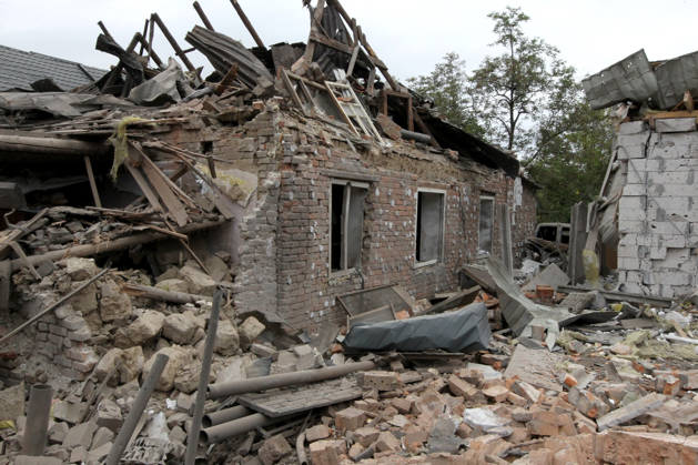The premises of a house are reduced to rubble by a Russian bombardment in Dnipro, Ukraine, October 19, 2026. On Monday morning, Russian forces launched guided aerial bombs at the eastern city, damaging private homes and infrastructure. An 84-year-old woman was hospitalised in moderate condition. (Photo by Mykola Miakshykov Ukrinform) Russian troops hit Dnipro with guided bombs  Copyright: xMykolaxMiakshykovx