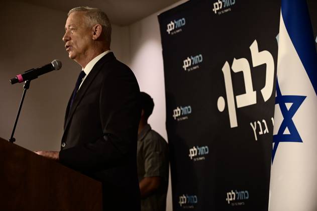 October 19, 2026, Ramat-Gan, Israel: Benny Gantz, chairman of Israel s Blue and White party, holds a press conference in Ramat Gan, Israel, October 19, 2026, during which he announces his withdrawal from the upcoming elections. Ramat-Gan Israel - ZUMAq101 20261019_zna_q101_039 Copyright: xTomerxNeubergx