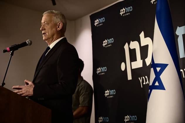 October 19, 2026, Ramat-Gan, Israel: Benny Gantz, chairman of Israel s Blue and White party, holds a press conference in Ramat Gan, Israel, October 19, 2026, during which he announces his withdrawal from the upcoming elections. Ramat-Gan Israel  - ZUMAq101 20261019_zna_q101_088 Copyright: xTomerxNeubergx