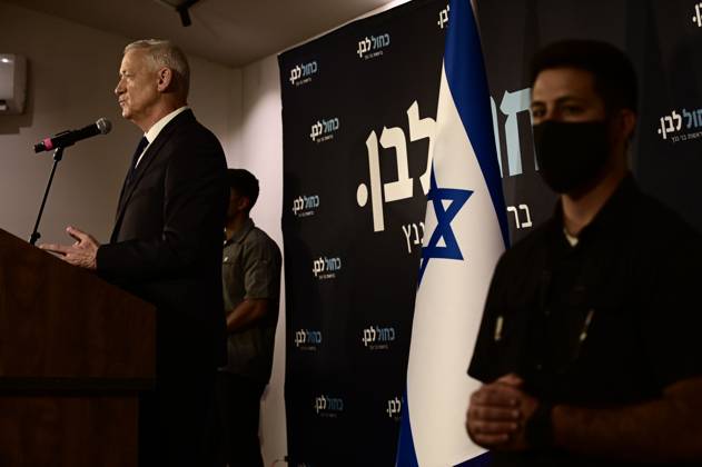 October 19, 2026, Ramat-Gan, Israel: Benny Gantz, chairman of Israel s Blue and White party, holds a press conference in Ramat Gan, Israel, October 19, 2026, during which he announces his withdrawal from the upcoming elections. Ramat-Gan Israel - ZUMAq101 20261019_zna_q101_086 Copyright: xTomerxNeubergx