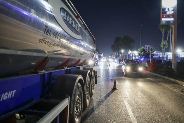 Truck Drivers Block A1 Motorway Over Rising Fuel Prices Lorry drivers block motorway junctions near Caserta Sud and Santa Maria Capua Vetere on the A1 Naples Milan motorway during a protest against rising diesel prices and increasing operating costs. The protest is part of a wider mobilization by hauliers and farmers across southern Italy, including Campania, Puglia, Calabria and Basilicata. Road blockades have disrupted transport and the distribution of goods, with shortages of some products reported in supermarkets in affected areas. Italian Deputy Prime Minister and Transport Minister Matteo Salvini has called for the blockades to be eased, while the government faces growing pressure to address the sector™s rising costs. ABP12212 Copyright: xAntonioxBalascox