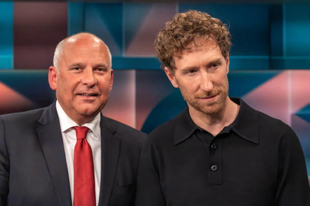 Hart aber Fair from Cologne on October 19, 2026. Pictured: Host Louis Klamroth (right) with Roman Poseck, Minister of the Interior of Hesse (CDU). There are many of them, even by international standards, and their privileges cost taxpayers a lot of money. Louis Klamroth’s guests discussed whe