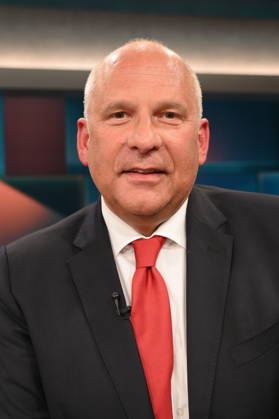Politician Roman Poseck (CDU), Hesse’s Minister of the Interior, appeared as a guest on the ARD talk show *Hart aber Fair* to discuss teachers, police officers, and the civil service. Why do we still need civil servants?