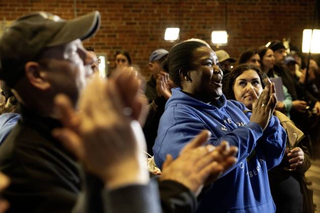 October 19, 2026, Edmonton, Alberta, Canada: Alberta Prosperity Project supporters applaud Mitch Sylvestre, the leader and CEO of the Alberta Prosperity Project, as they await referendum results in Edmonton, Monday, Oct. 19, 2026. Edmonton Canada  - ZUMAc35_ 20261019_zaf_c35_141 Copyright: xJohnxUlanx