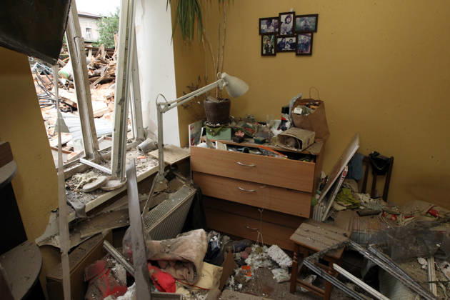 Russian troops hit Dnipro with guided bombs A room in a private house shows damage caused by a Russian bombardment in Dnipro, Ukraine, on October 19, 2026. On Monday morning, Russian forces launched guided aerial bombs at the eastern city, damaging private homes and infrastructure. An 84-year-old woman was hospitalised in moderate condition. Dnipro Ukraine  Copyright: xMykolaxMiakshykovx originalFilename: ukrinform-russiant261019_npJBl.jpg