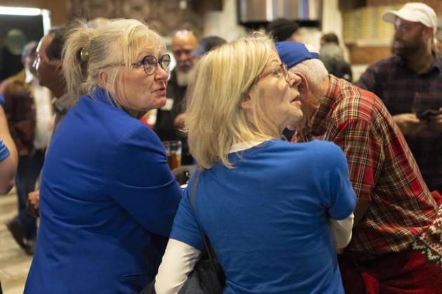 October 19, 2026, Edmonton, Alberta, Canada: Alberta Prosperity Project supporters watch the referendum results start to appear in Edmonton, Alta., on Monday, Oct. 19, 2026. Edmonton Canada  - ZUMAc35_ 20261019_zaf_c35_160 Copyright: xJohnxUlanx