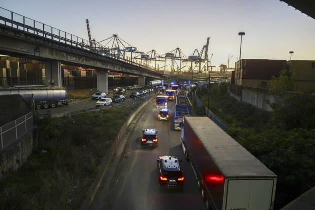 IPA89941317 - On October 19, 2026, in the Naples area of Italy, truck drivers blocked the access ramps to the Port of Naples on the A1 Naples–Milan highway (Autostrada del Sole) during a protest against rising fuel prices. Protests against rising fuel prices continue across Italy. Truck drivers and farmers are taking to the streets, struggling under the burden of sharp increases in diesel and gasoline prices. Spontaneous protests have spread from Calabria to Puglia and Campania, with highway blockades and closures of major roads. The unsustainable economic conditions have led to highway blockades in southern Italy, which are causing a significant slowdown in the distribution of goods, particularly food and fuel. Matteo Salvini has called fo  Copyright: xAntonioxBalasco LiveMediax xAntonioxBalasco LiveMediax IPA89941317