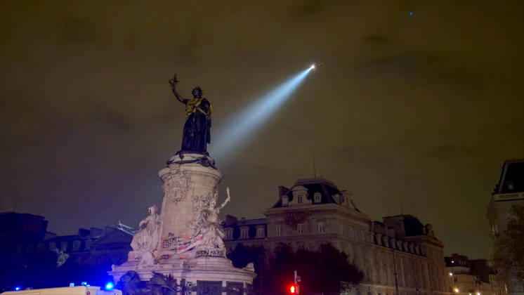 Helicopter Over Republic Square During Curfew - Paris Videograbs - A police helicopter overflies the Place de la République during the first night of an enforced overnight curfew following recent widespread urban unrest. Security forces patrolled empty streets in designated sectors to enforce the strict 11:00 p.m. to 6:00 a.m. movement restriction imposed in the capital after days of looting and clashes over high living costs. Paris, France, October 19, 2026. Photo by CLPRESS ABACAPRESS.COM Paris Ile-de-France France  Copyright: xCLPRESS ABACAx