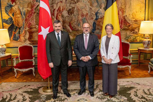 Turkey s Interior Minister Mustafa Ciftci; Minister of Interior Bernard Quintin and N-VA s Anneleen Van Bossuyt pose for the photographer at a meeting of several Federal Minister s with a Turkish delegation, Tuesday 20 October 2026, in Brussels.  JONASxROOSENS 190376520