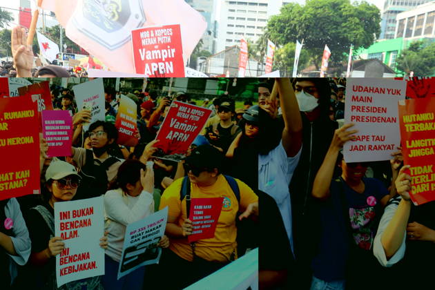 October 20, 2026, Jakarta, Central Jakarta, jakarta: Students and civil society groups stage a protest at Tugu Tani, Central Jakarta, voicing concerns over government policies, environmental issues, and social inequality. Jakarta jakarta - ZUMAp146 20261020_zap_p146_018 Copyright: xDennyxPohanx