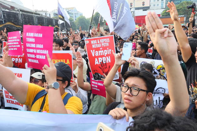 October 20, 2026, Jakarta, Central Jakarta, jakarta: Students and civil society groups stage a protest at Tugu Tani, Central Jakarta, voicing concerns over government policies, environmental issues, and social inequality. Jakarta jakarta - ZUMAp146 20261020_zap_p146_022 Copyright: xDennyxPohanx