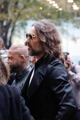 Russell Brand at Southwark Crown Court in London Russell Brand at Southwark Crown Court in London. Prosecutors have opened their case, detailing allegations from six women dating between 1999 and 2009 The criminal trial of comedian and actor. CAP GOL GOL London Great Britain United Kingdom Copyright: xRickxGold CapitalxPicturesx