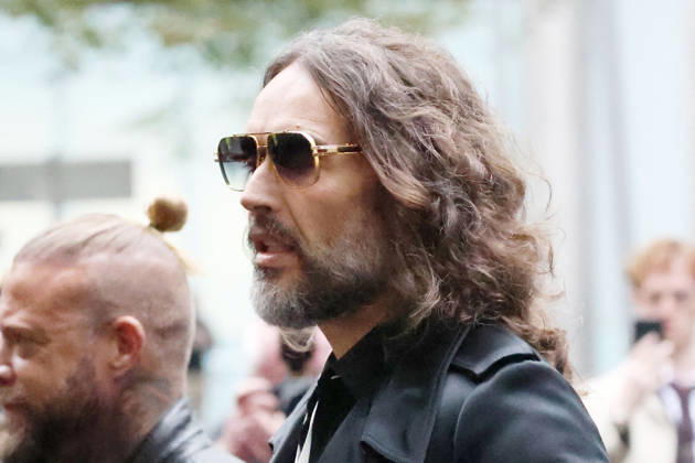 Russell Brand at Southwark Crown Court in London Russell Brand at Southwark Crown Court in London. Prosecutors have opened their case, detailing allegations from six women dating between 1999 and 2009 The criminal trial of comedian and actor. CAP GOL GOL London Great Britain United Kingdom Copyright: xRickxGold CapitalxPicturesx