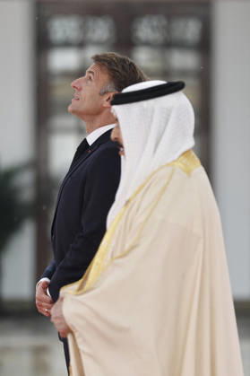 President Macron Visits Bahrain Bahrain s King Hamad bin Isa Al Khalifa welcomes French President Emmanuel Macron at Al-Sakhir Palace near Zallaq, Bahrain, October 20, 2026. Photo by Benoit Tessier Pool ABACAPRESS.COM Zallaq Bahrain  Copyright: xTessierxBenoit Pool ABACAx