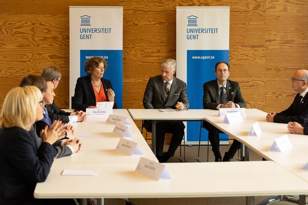 King Philippe - Filip of Belgium pictured during a visit to IGent, a research building at the UGent University where scientists and companies collaborate to develop innovative technologies, on Tuesday 20 October 2026, in Gent.  JAMESxARTHURxGEKIERE 190398652