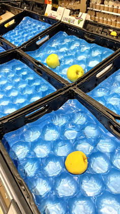 IPP Photo: Albano Angilletta, Locri, Reggio Calabria, October 20, 2026. The photo shows empty shelves in supermarkets due to roadblocks set up by truck drivers. Shortages of certain food items, particularly fruits and vegetables. Italy Photo Press World Copyright