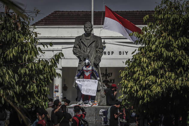October 20, 2026, Yogyakarta, Special Region Of Yogyakarta, Indonesia: Special Region of Yogyakarta, October 20, 2026. A crowd comprising members of a community and student alliance staged a protest in front of the Special Region of Yogyakarta Regional People™s Representative Council (DPRD) building. During the protest, the demonstrators made several demands, including that forest and land fires and floods be declared national disasters; that strict action be taken against the corporations involved; and that the cost of education and healthcare be reduced and access to these services be made more equitable. Yogyakarta Indonesia - ZUMAf198 20261020_zip_f198_021 Copyright: xMuhammadxFebriansyahx