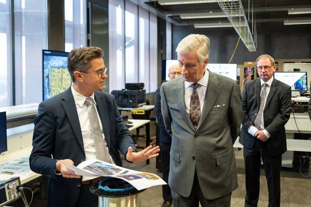 UGent professor Johan Bauwelinck and King Philippe - Filip of Belgium pictured during a visit to IGent, a research building at the UGent University where scientists and companies collaborate to develop innovative technologies, on Tuesday 20 October 2026, in Gent.  JAMESxARTHURxGEKIERE 190398524