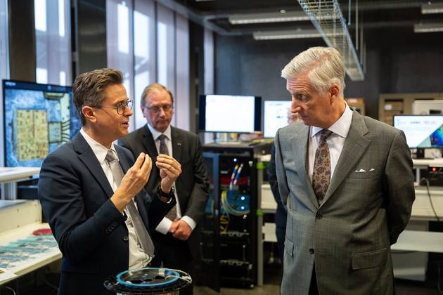 UGent professor Johan Bauwelinck and King Philippe - Filip of Belgium pictured during a visit to IGent, a research building at the UGent University where scientists and companies collaborate to develop innovative technologies, on Tuesday 20 October 2026, in Gent.  JAMESxARTHURxGEKIERE 190398553