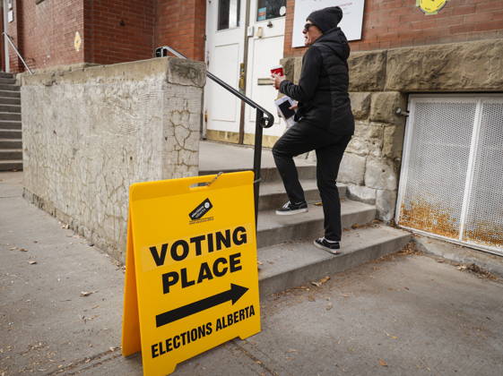 October 19, 2026, Calgary, Ab, CANADA: A voter enters a polling station to cast their vote in the Alberta referendum in Calgary, Monday, Oct. 19, 2026. Calgary CANADA  - ZUMAc35_ 20261019_zaf_c35_186 Copyright: xJeffxMcintoshx